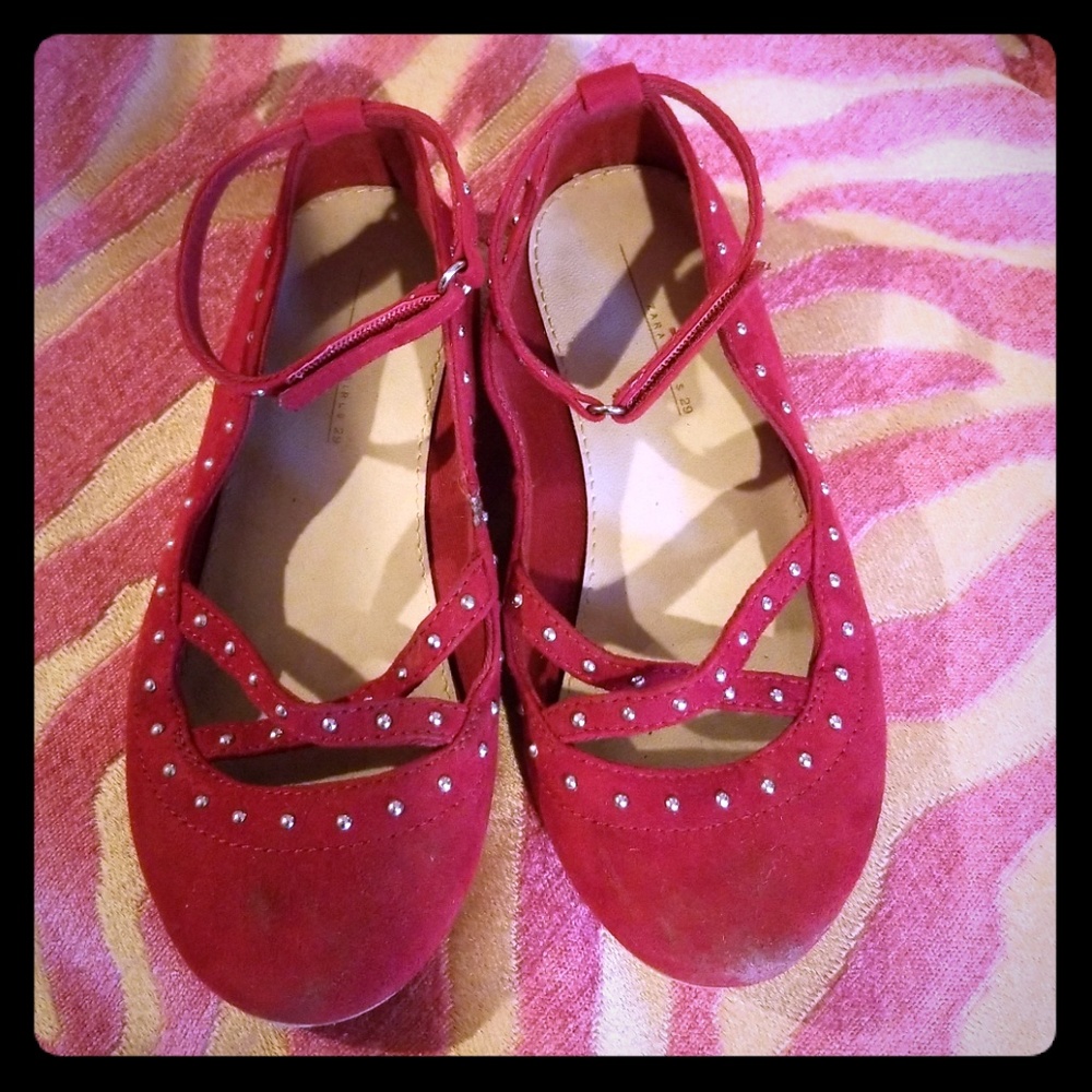 Red cross cross flats with velcro ankle strp